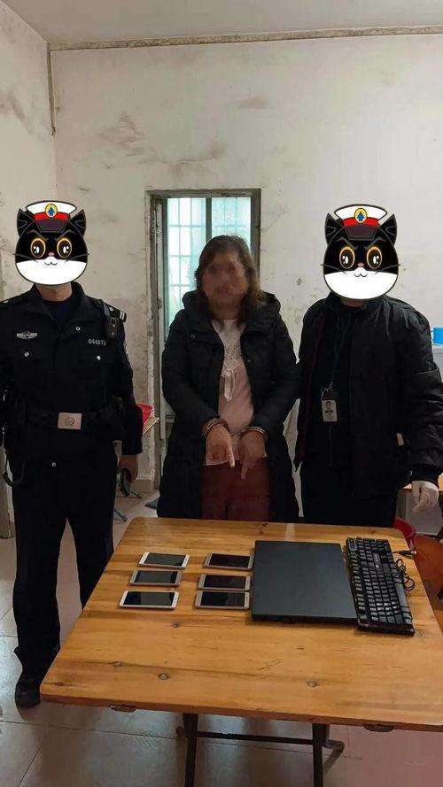 吃瓜撞到警察,一幕引发网友热议
