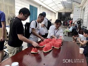 摆摊吃瓜群众图片,摆摊吃瓜群众众生相