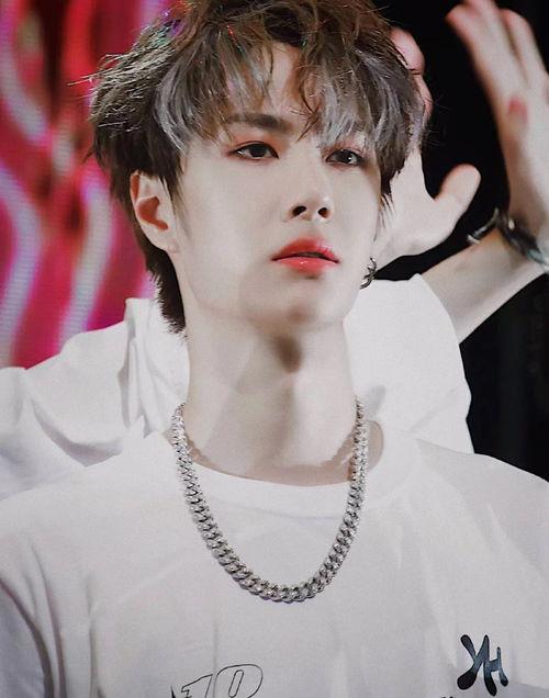 王一博喊吃瓜,揭秘娱乐圈最新热点